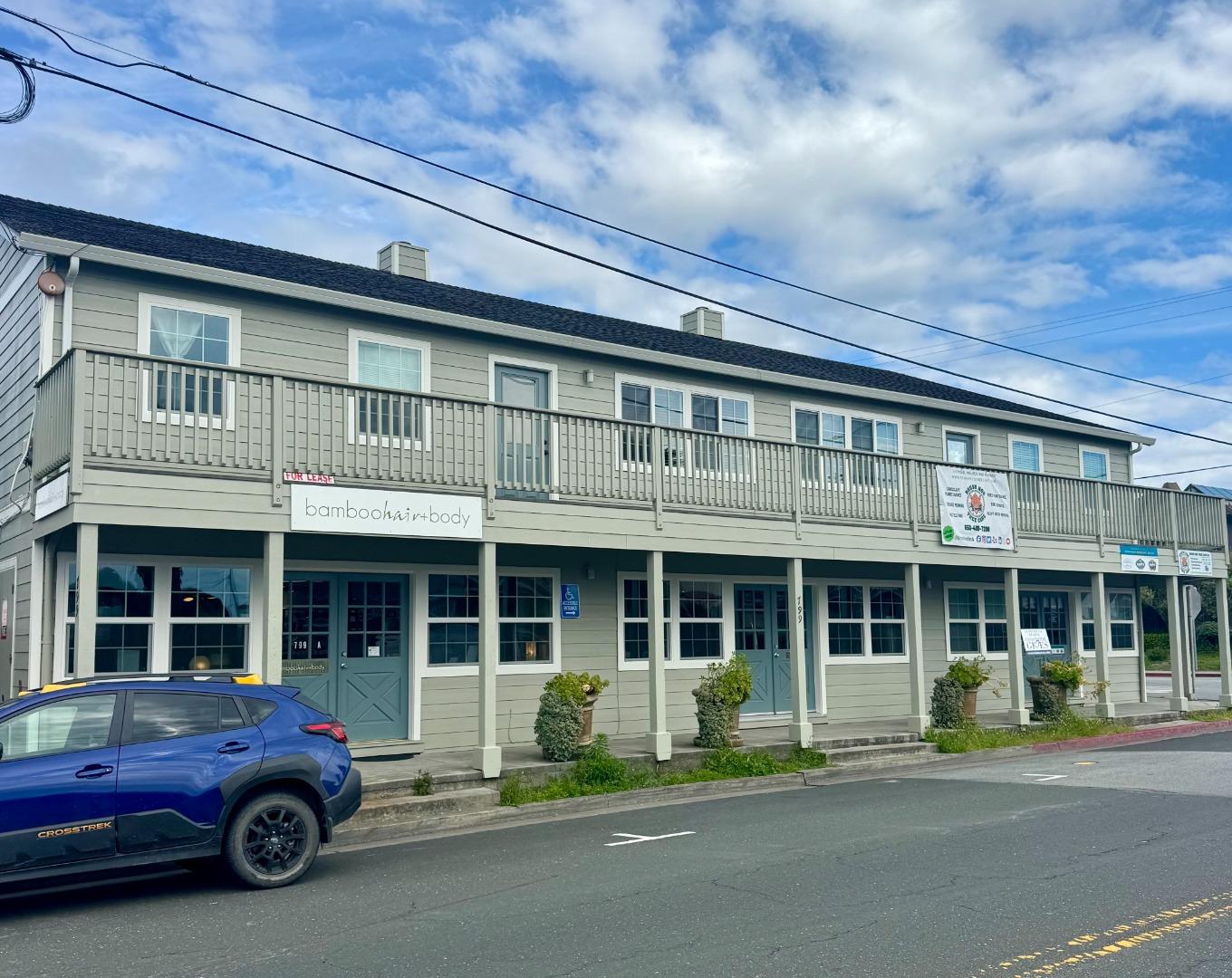 799 Main Street I