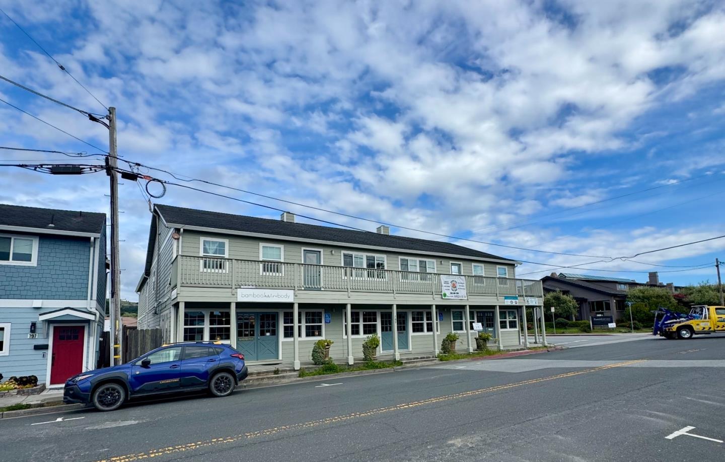 799 Main Street I