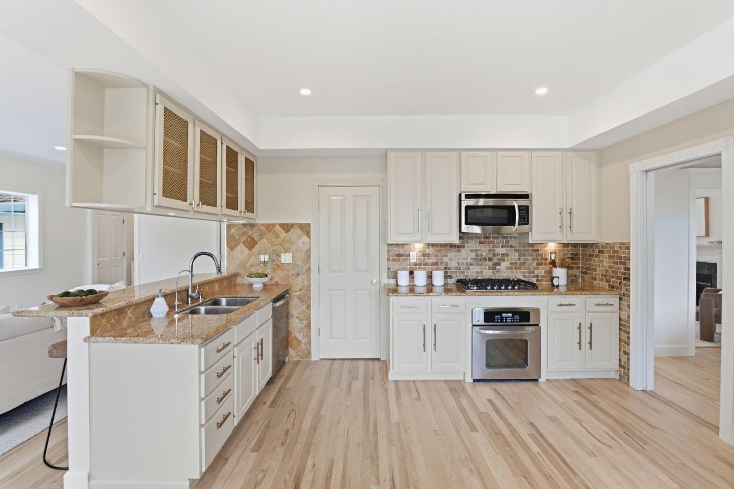 624 Highland AVE