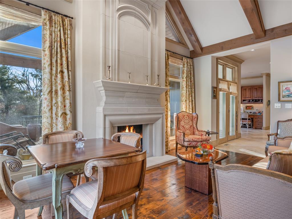 2422 Grand Circle