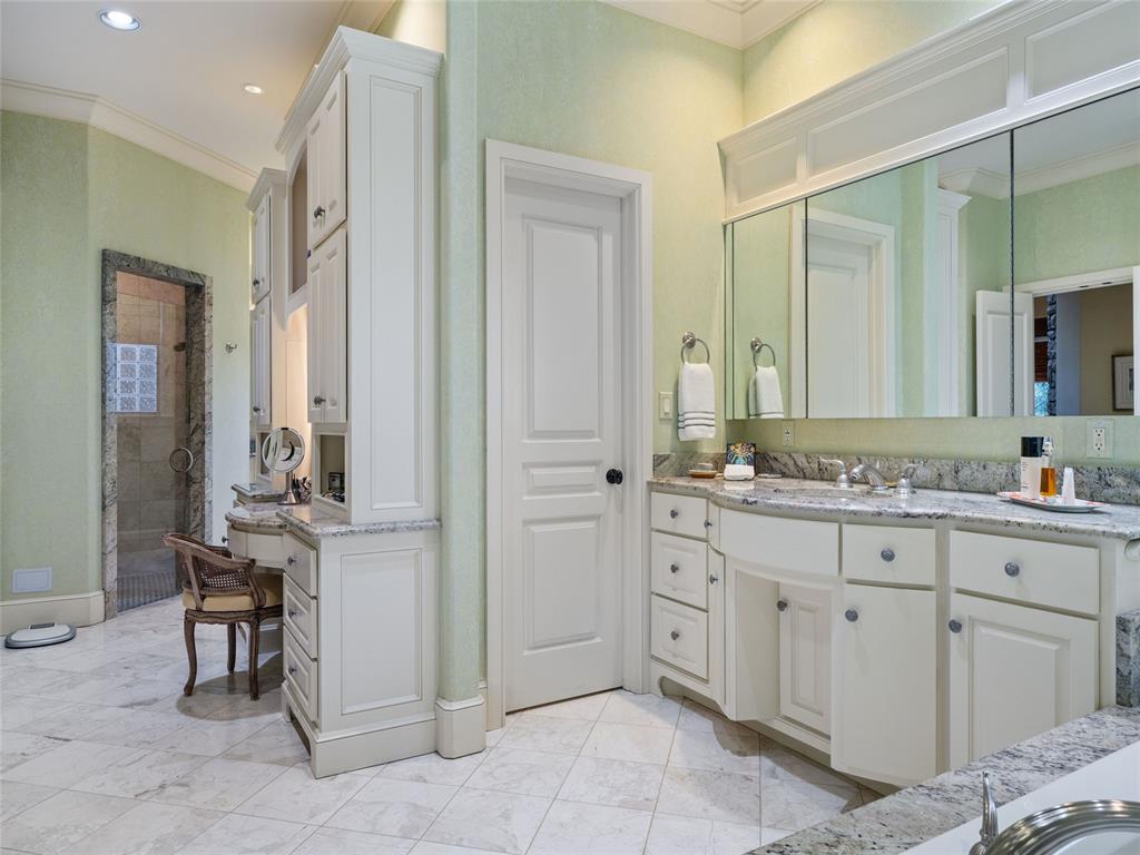 2422 Grand Circle