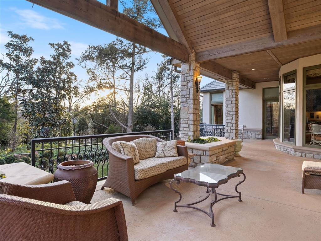2422 Grand Circle