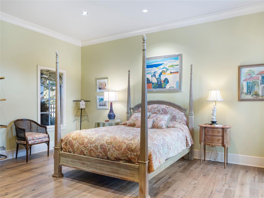 2422 Grand Circle