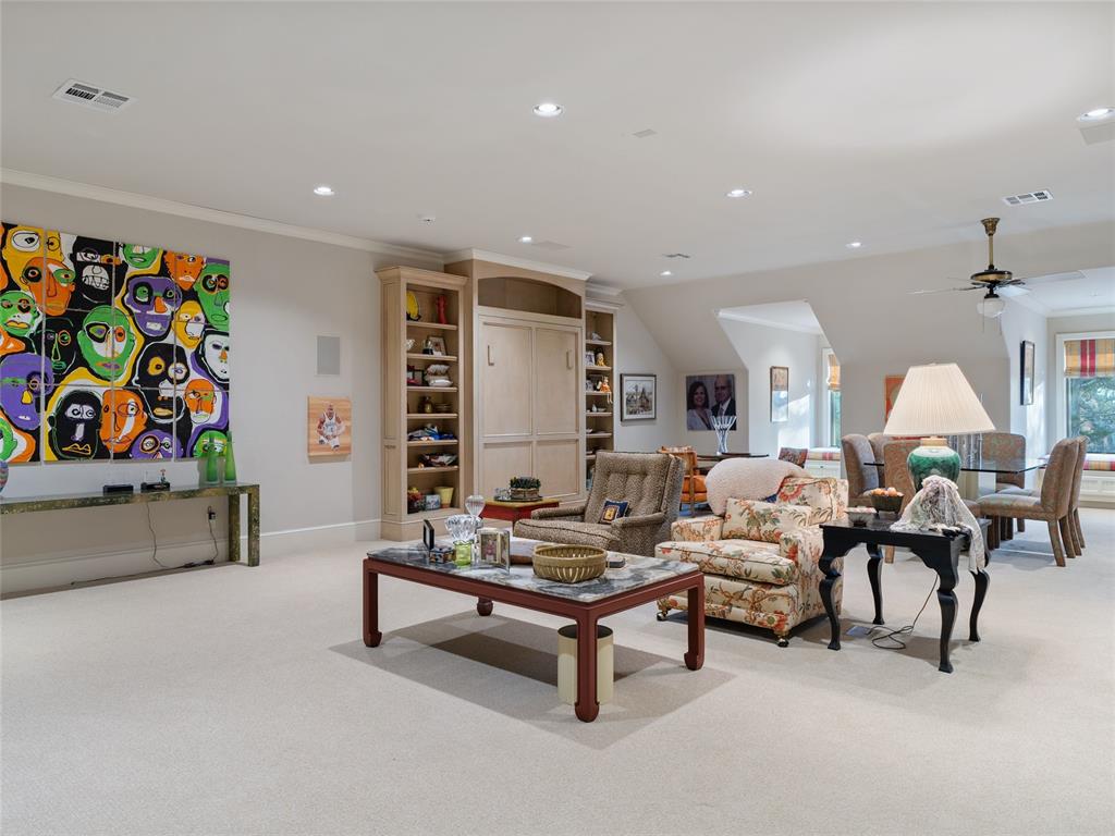 2422 Grand Circle