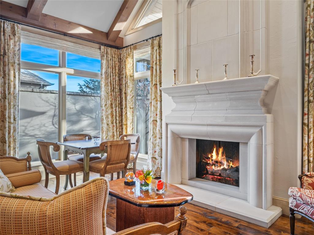 2422 Grand Circle
