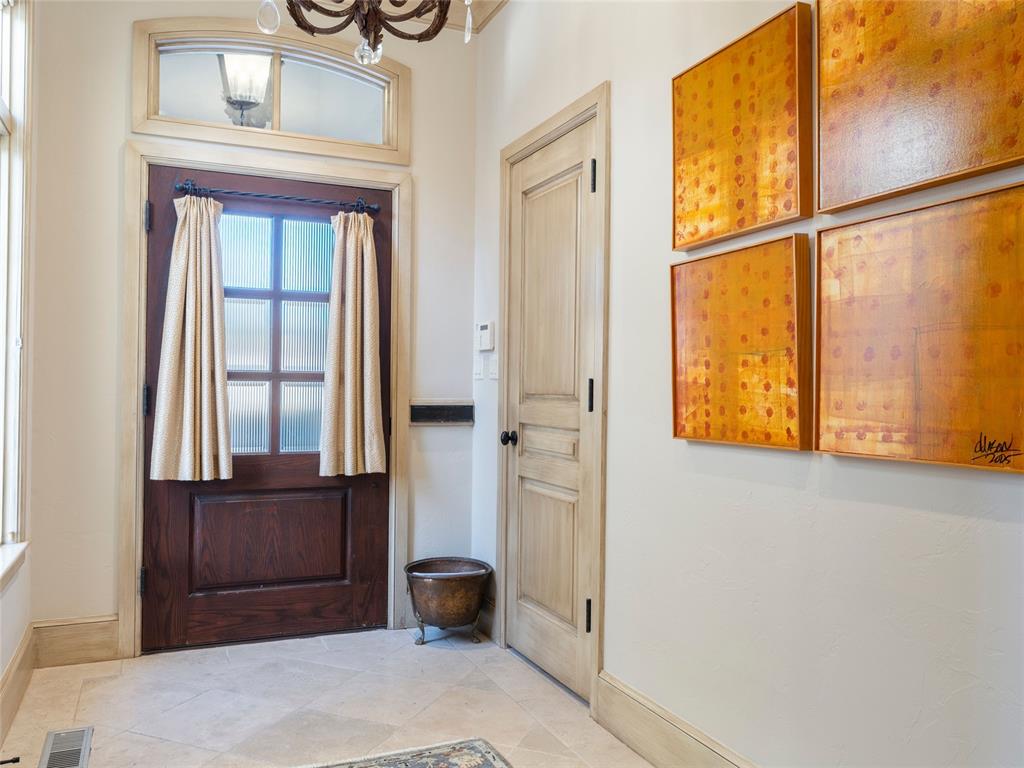 2422 Grand Circle