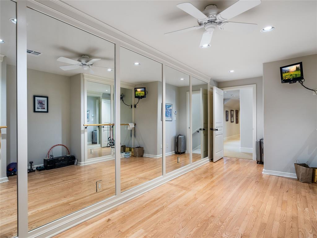 2422 Grand Circle