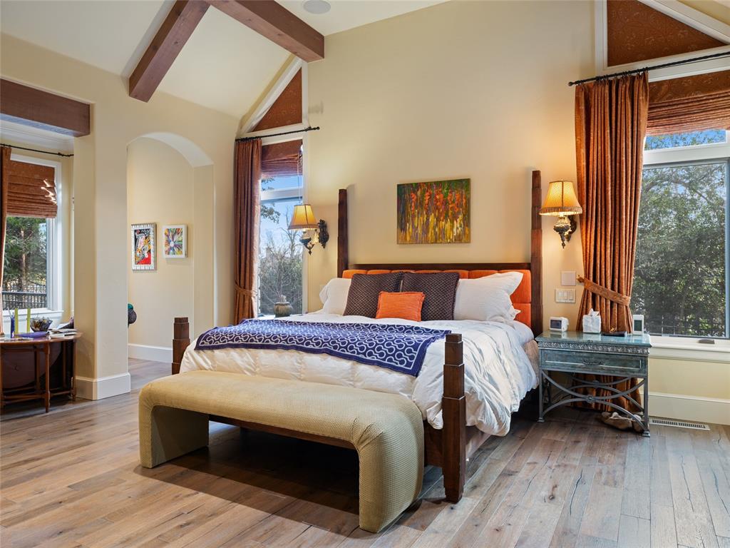 2422 Grand Circle