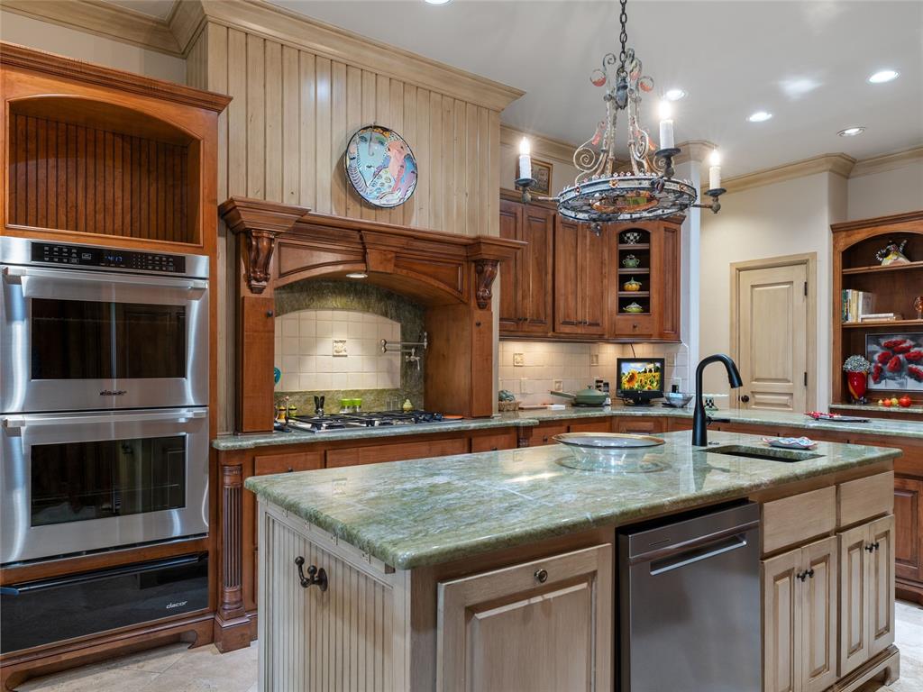 2422 Grand Circle