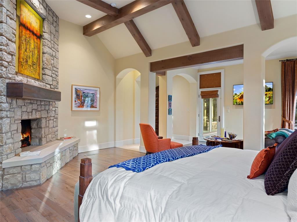 2422 Grand Circle