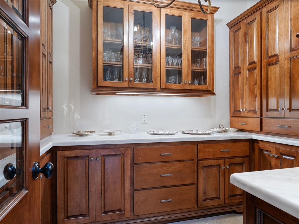 2422 Grand Circle
