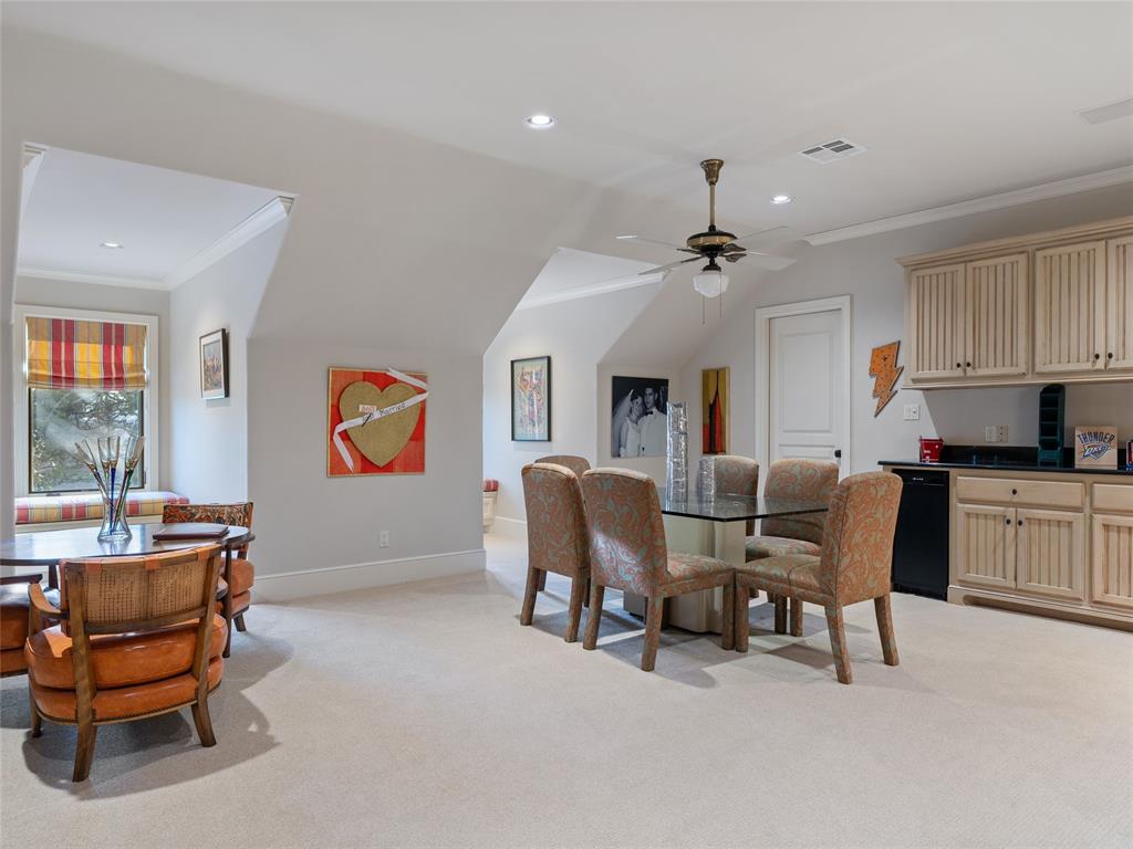 2422 Grand Circle