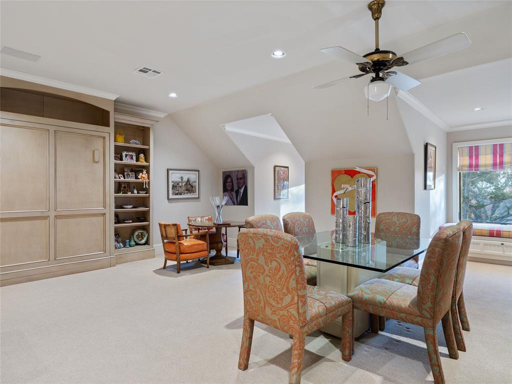 2422 Grand Circle