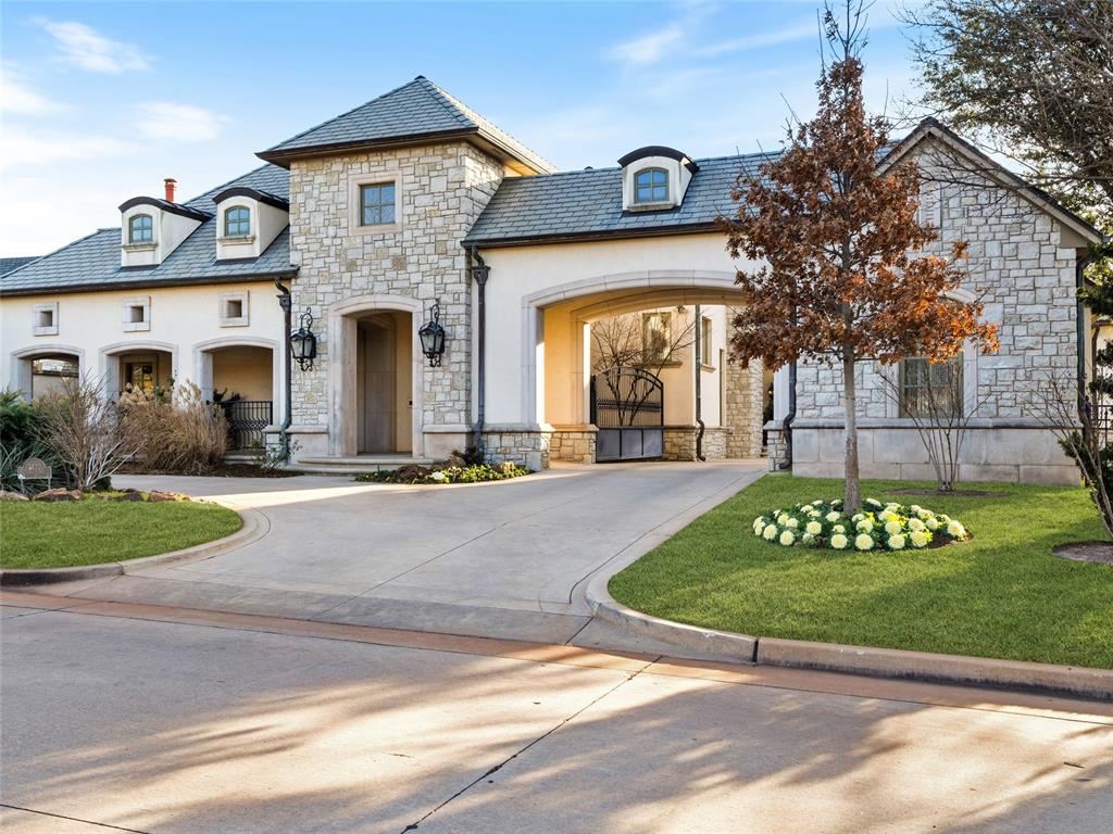 2422 Grand Circle