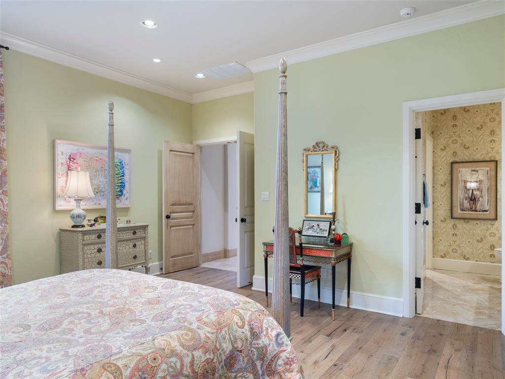 2422 Grand Circle