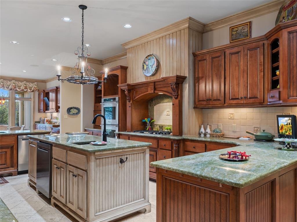 2422 Grand Circle