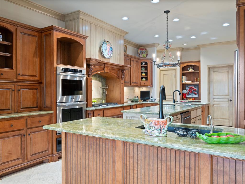 2422 Grand Circle