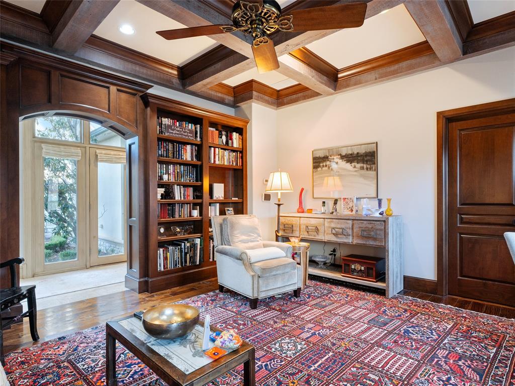 2422 Grand Circle