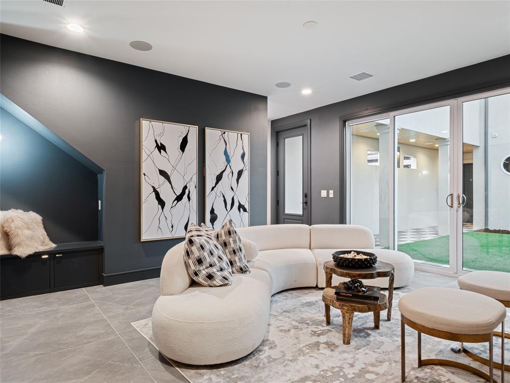 527 NW 7th Street