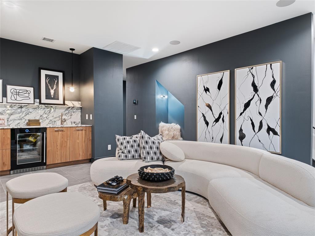 527 NW 7th Street