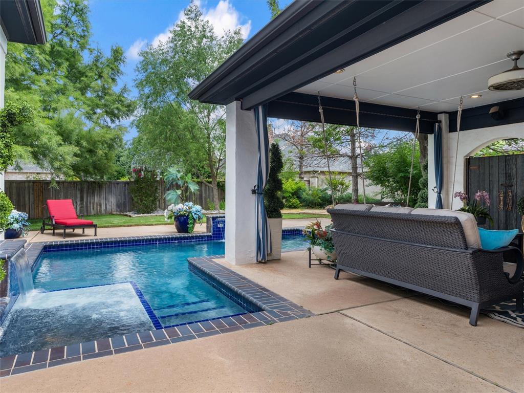 5808 Mistletoe Court