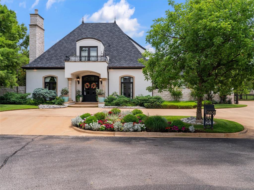 5808 Mistletoe Court