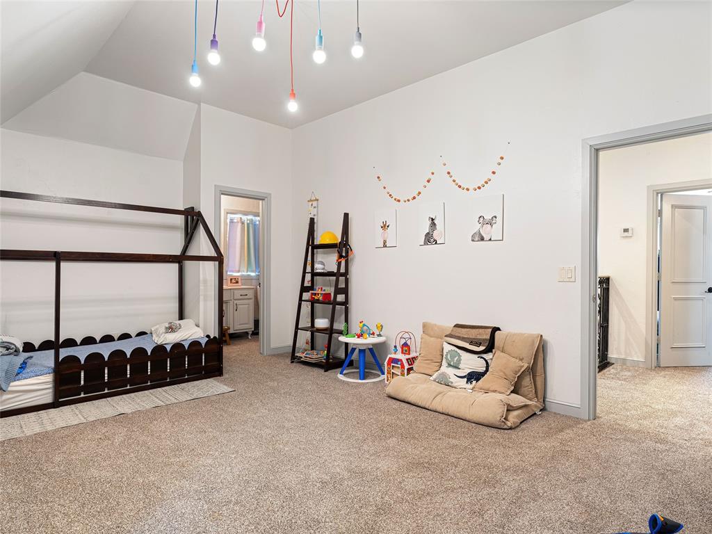 5808 Mistletoe Court
