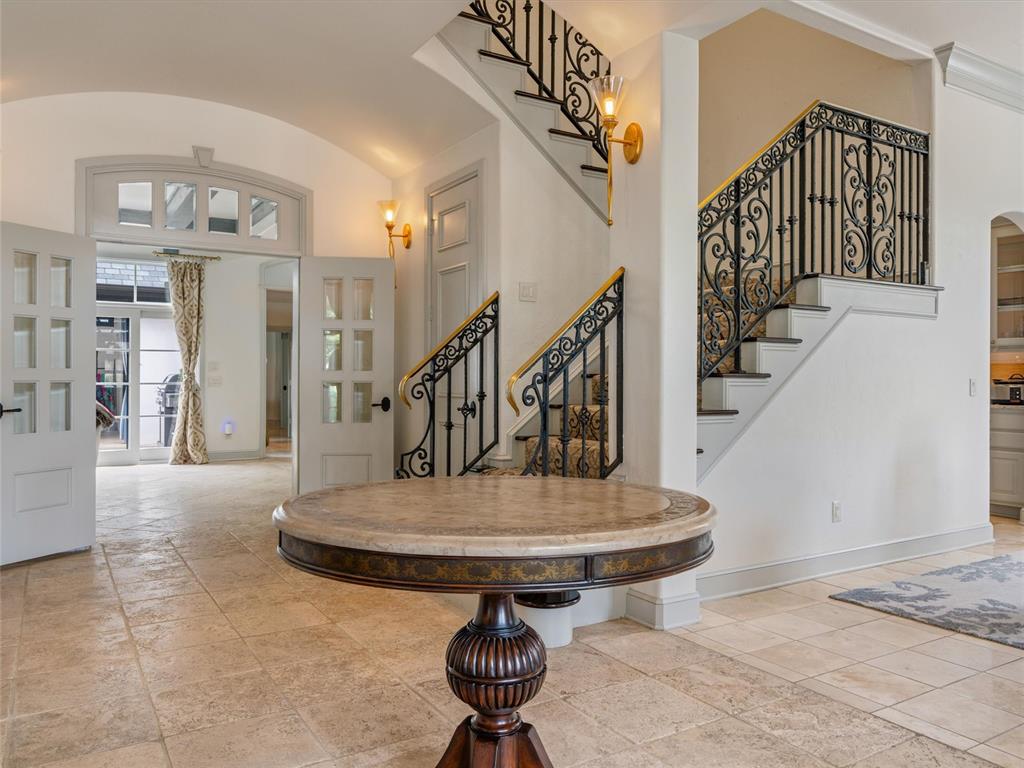 5808 Mistletoe Court
