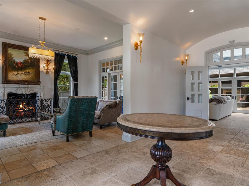 5808 Mistletoe Court