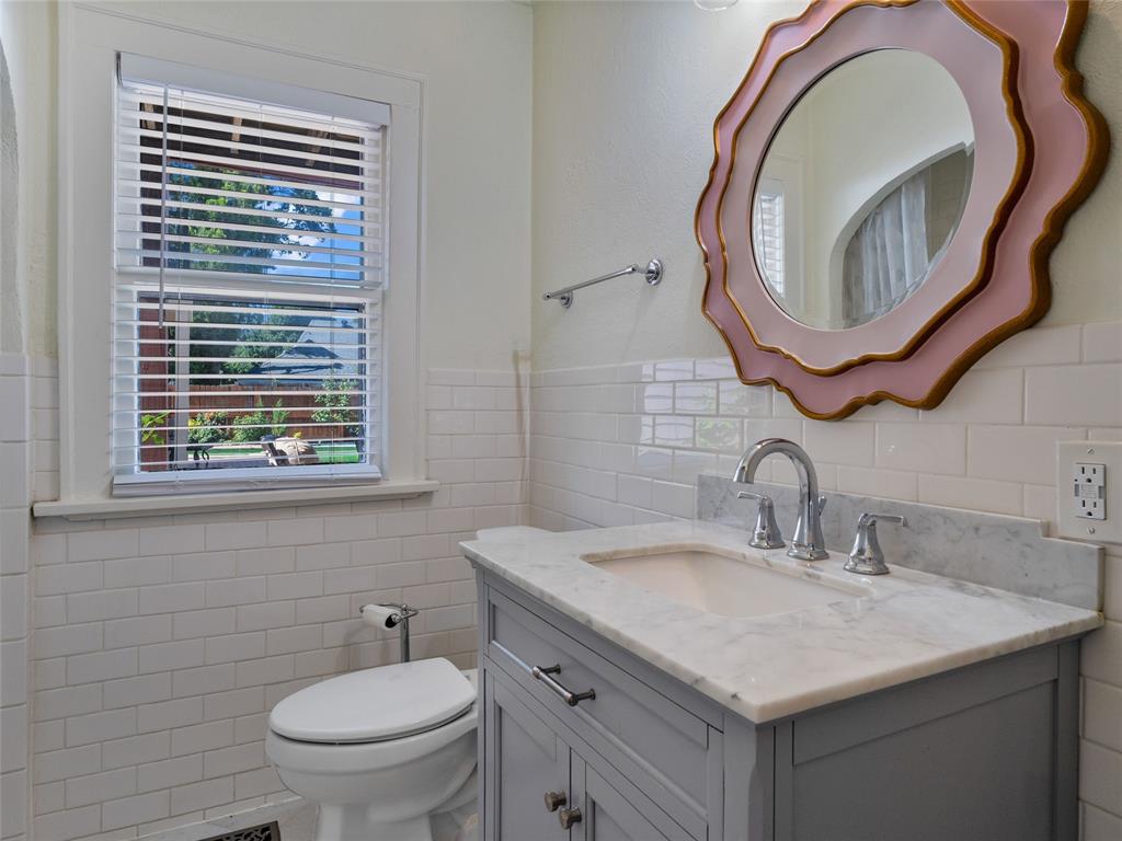 212 Edgemere Court