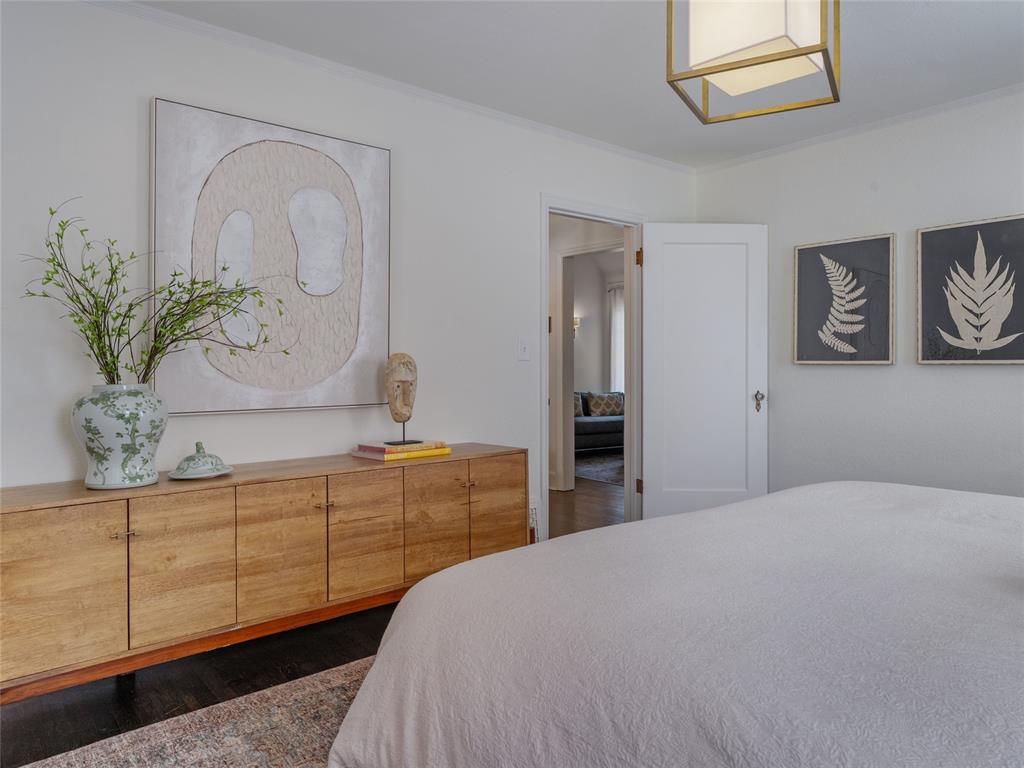 212 Edgemere Court