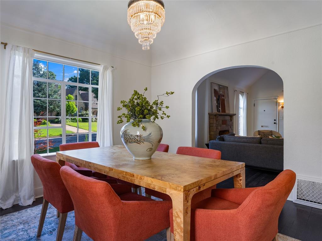 212 Edgemere Court