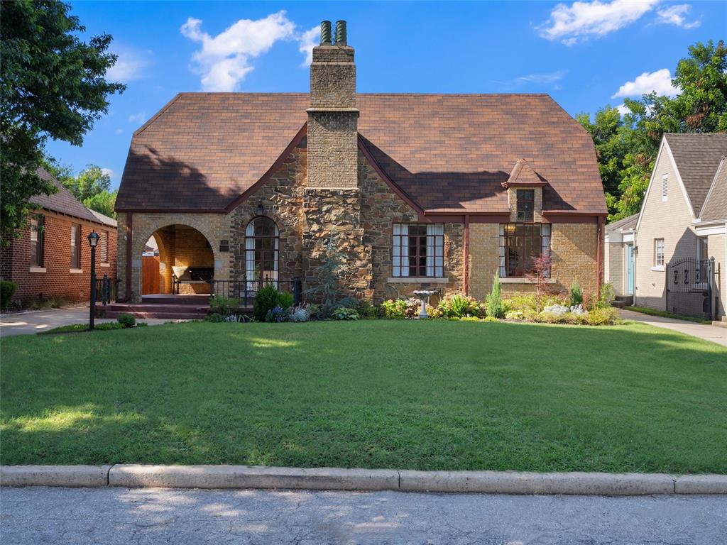 212 Edgemere Court