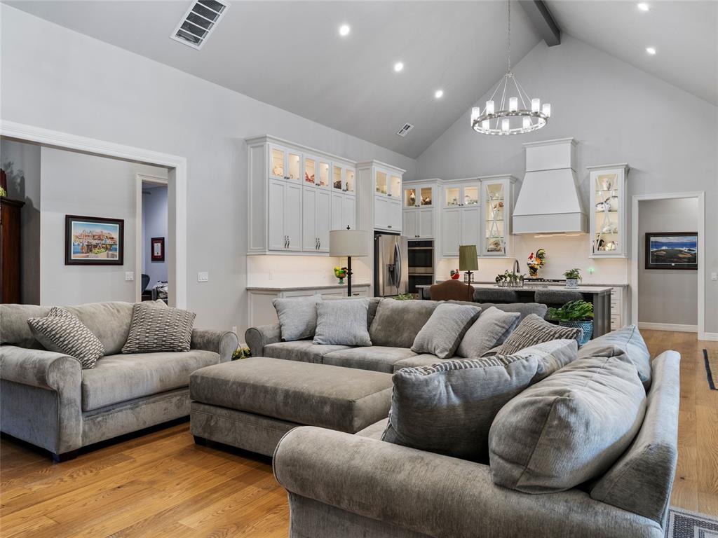 2924 Wood Thrush Way