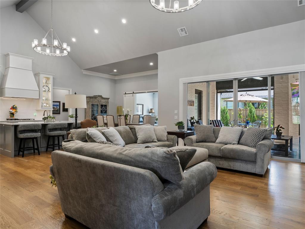 2924 Wood Thrush Way