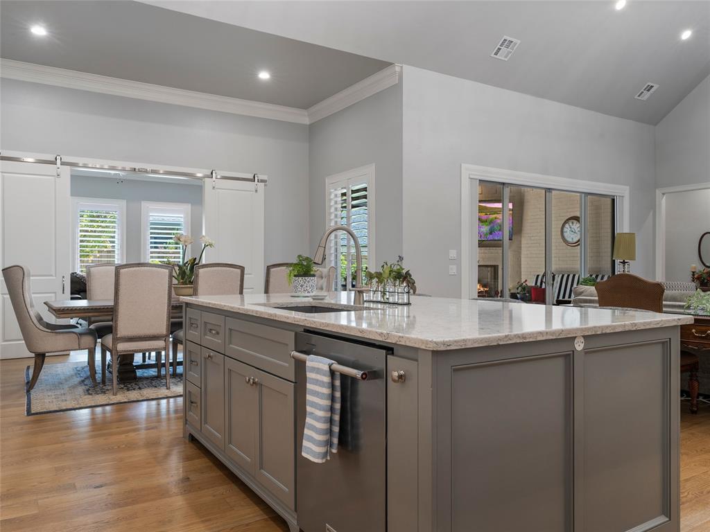 2924 Wood Thrush Way