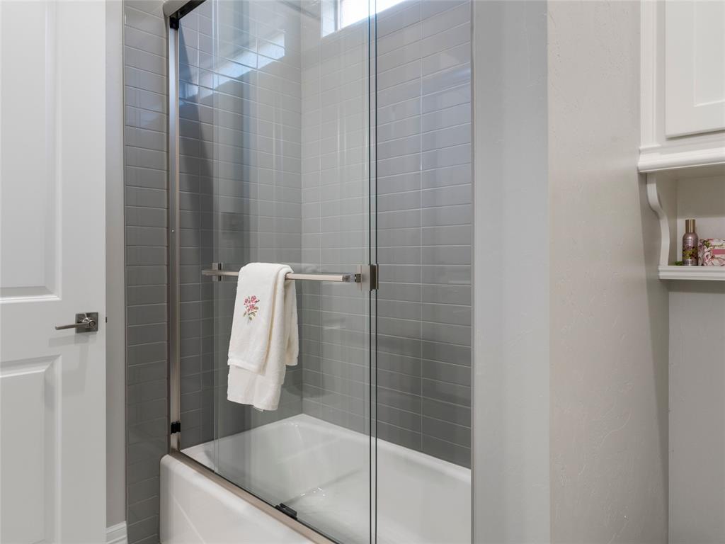 2924 Wood Thrush Way