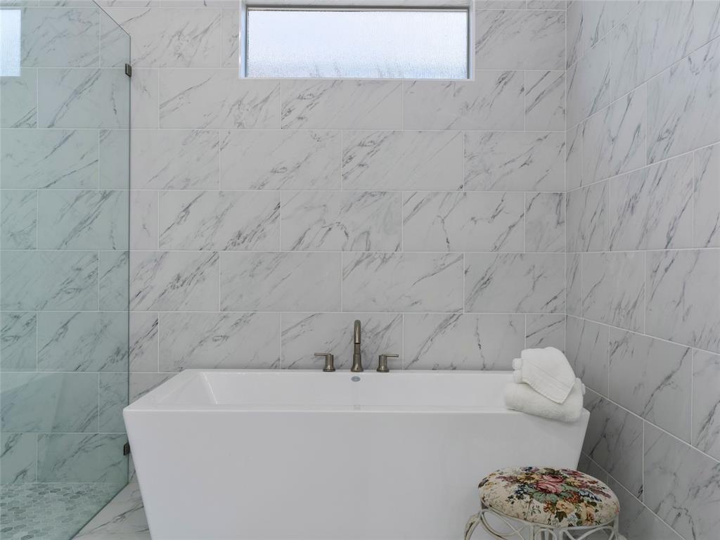2924 Wood Thrush Way