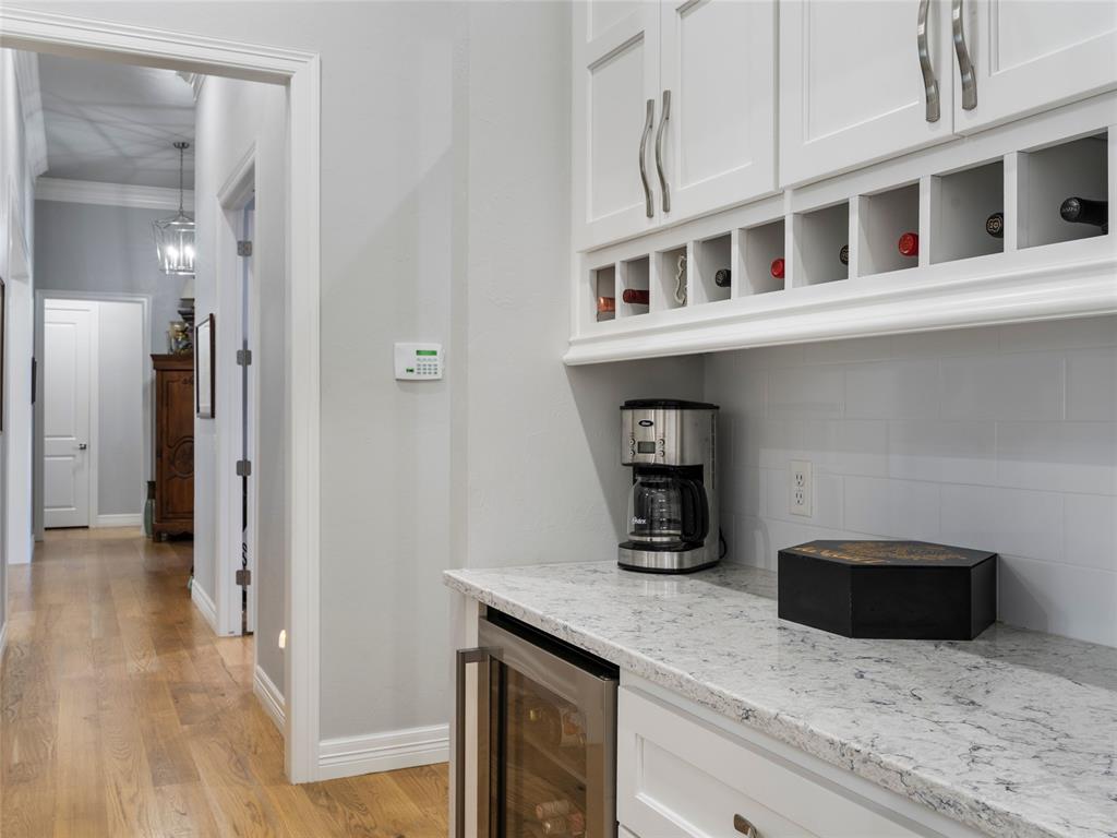 2924 Wood Thrush Way