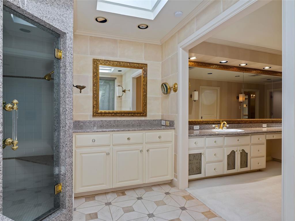 7201 N Country Club Drive