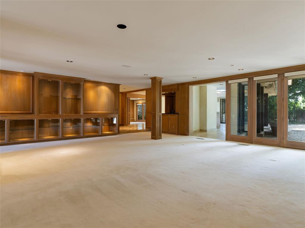 7201 N Country Club Drive