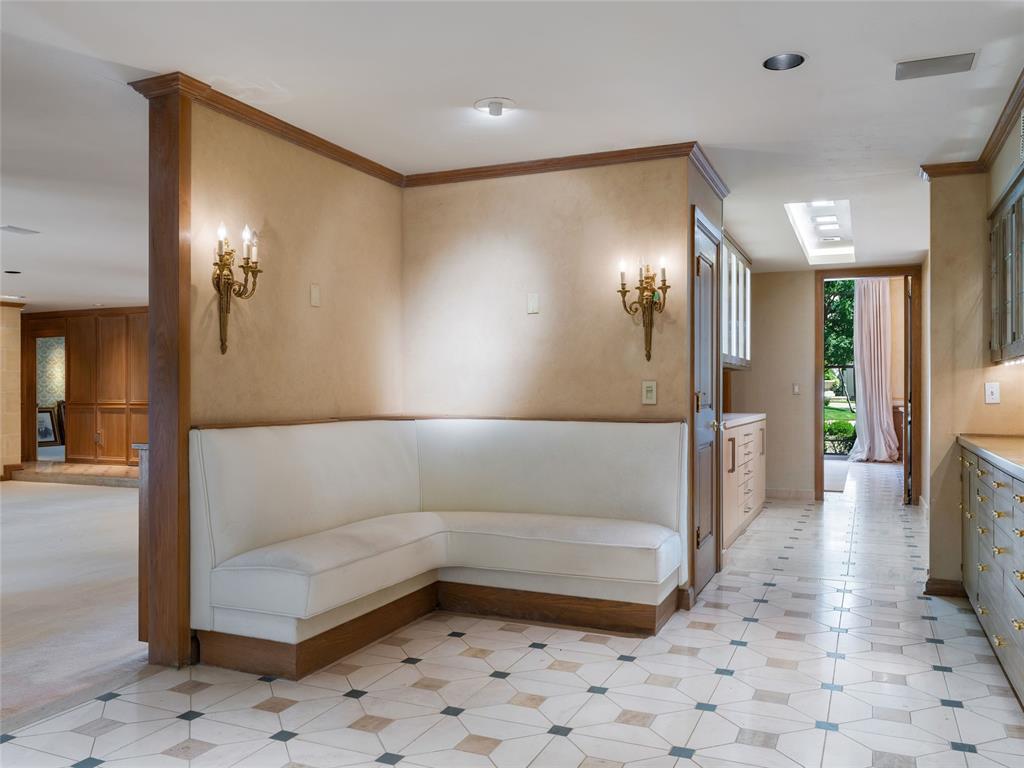 7201 N Country Club Drive