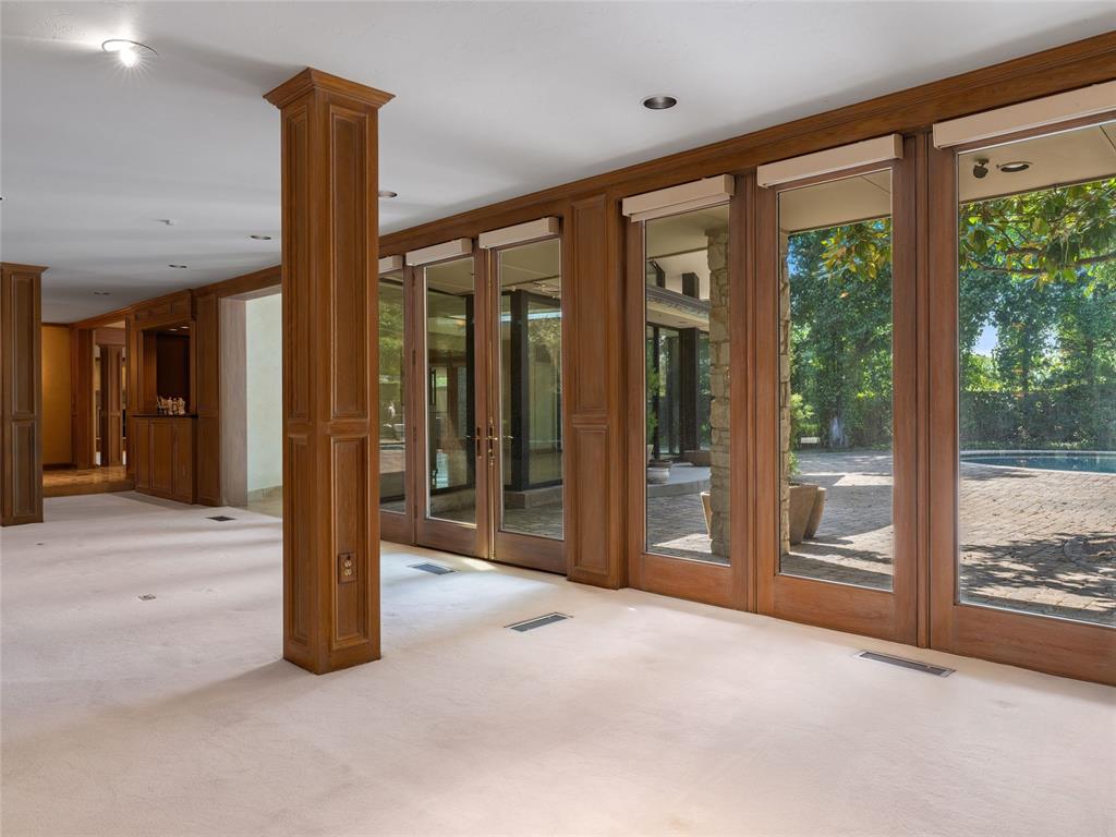 7201 N Country Club Drive