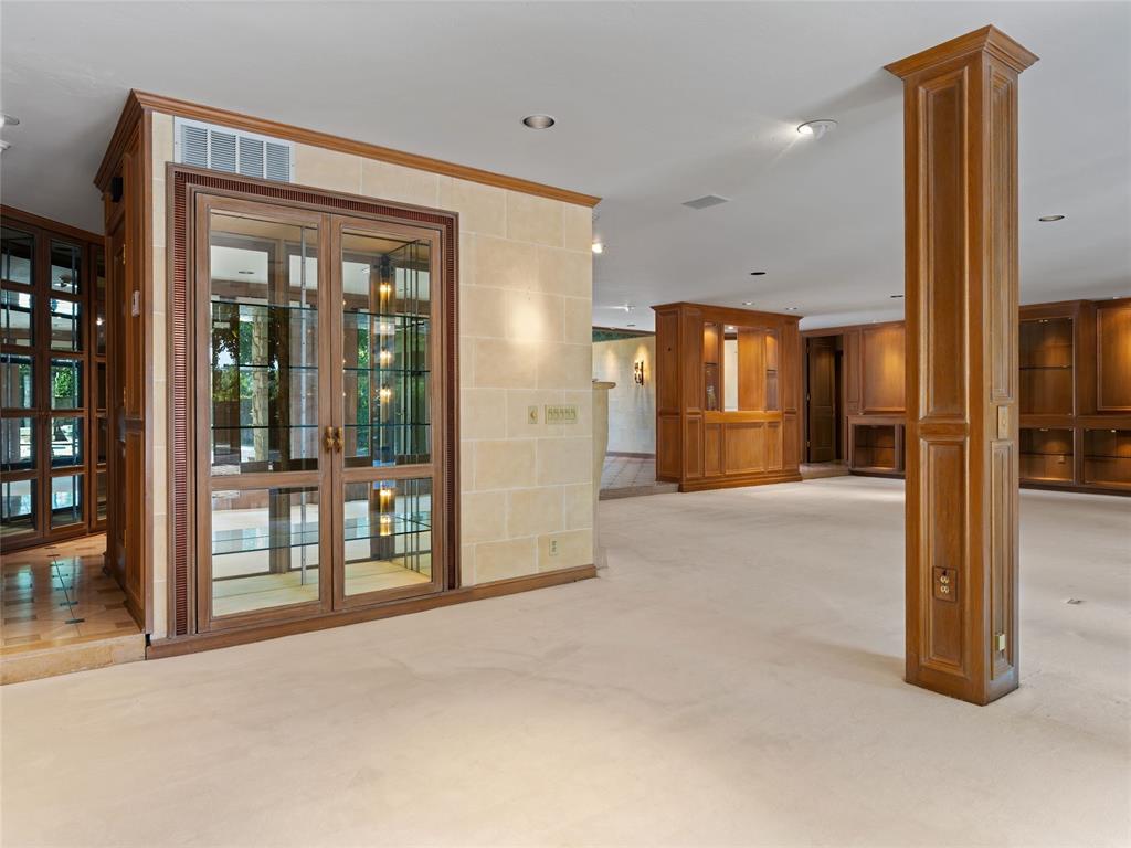 7201 N Country Club Drive