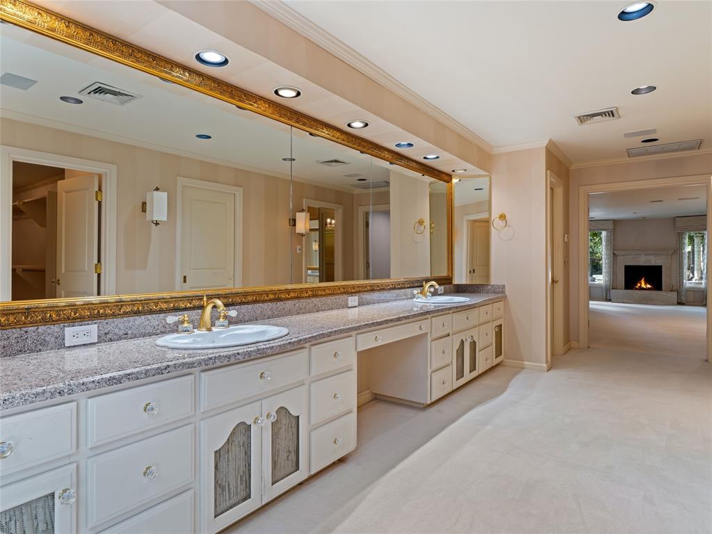 7201 N Country Club Drive