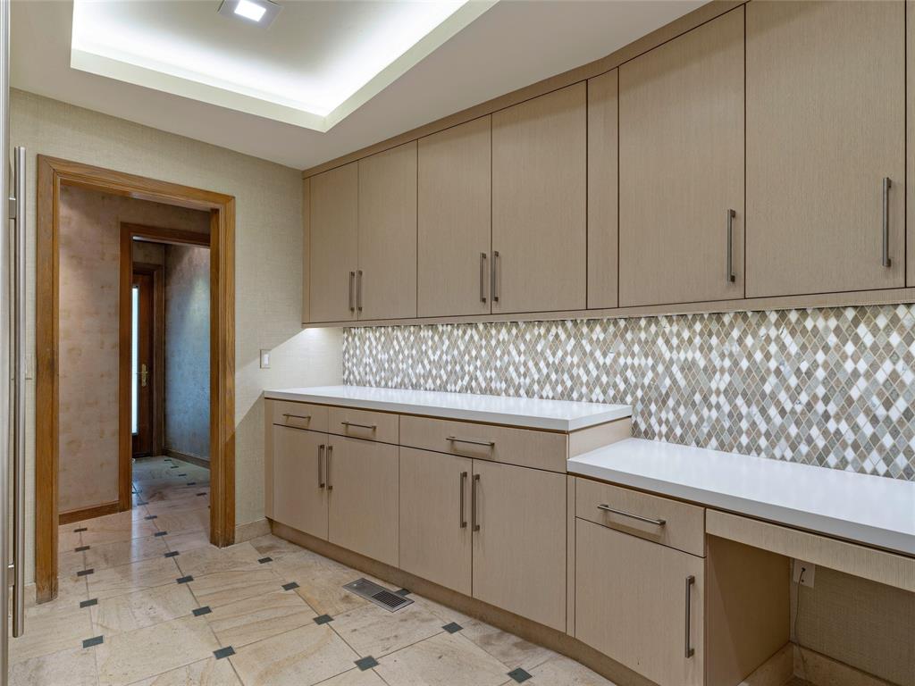 7201 N Country Club Drive