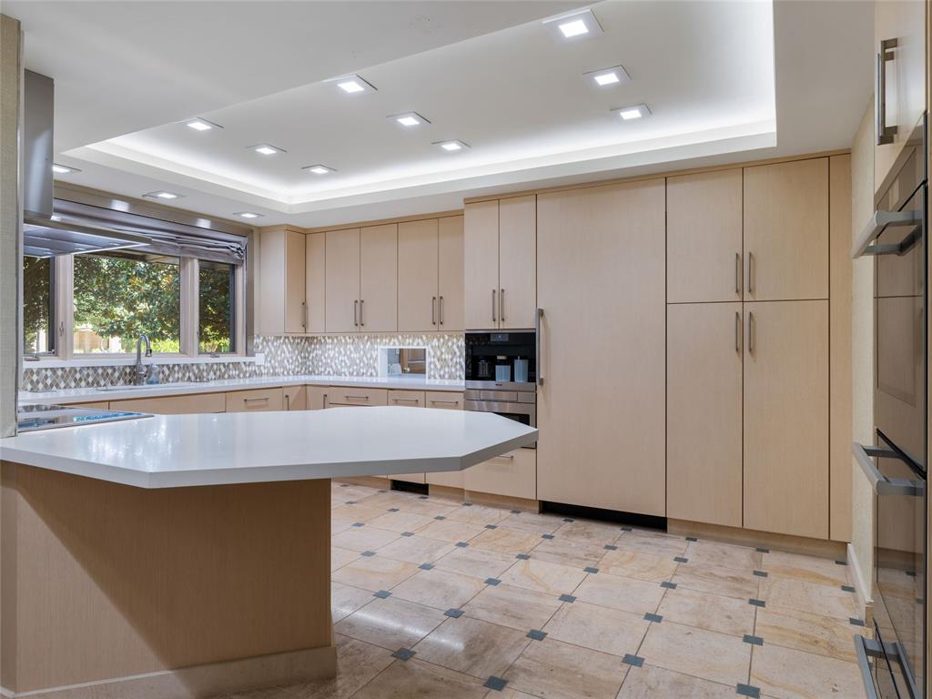 7201 N Country Club Drive