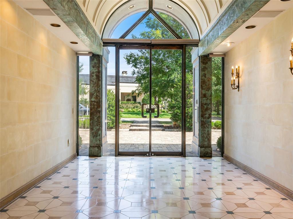 7201 N Country Club Drive