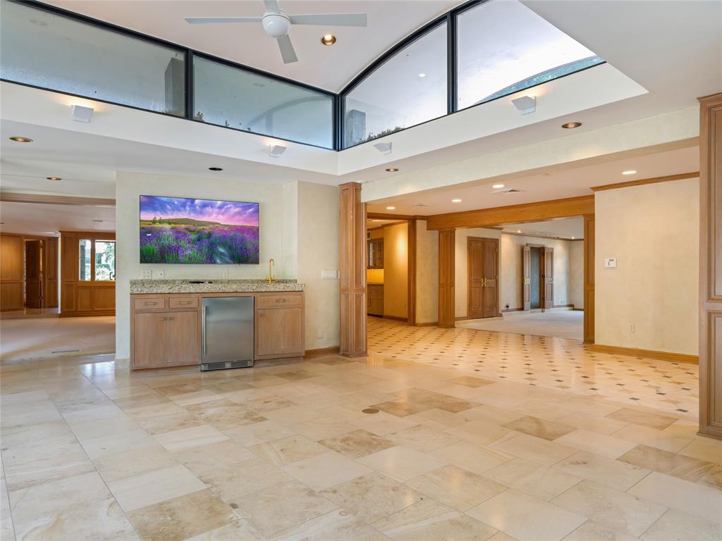 7201 N Country Club Drive