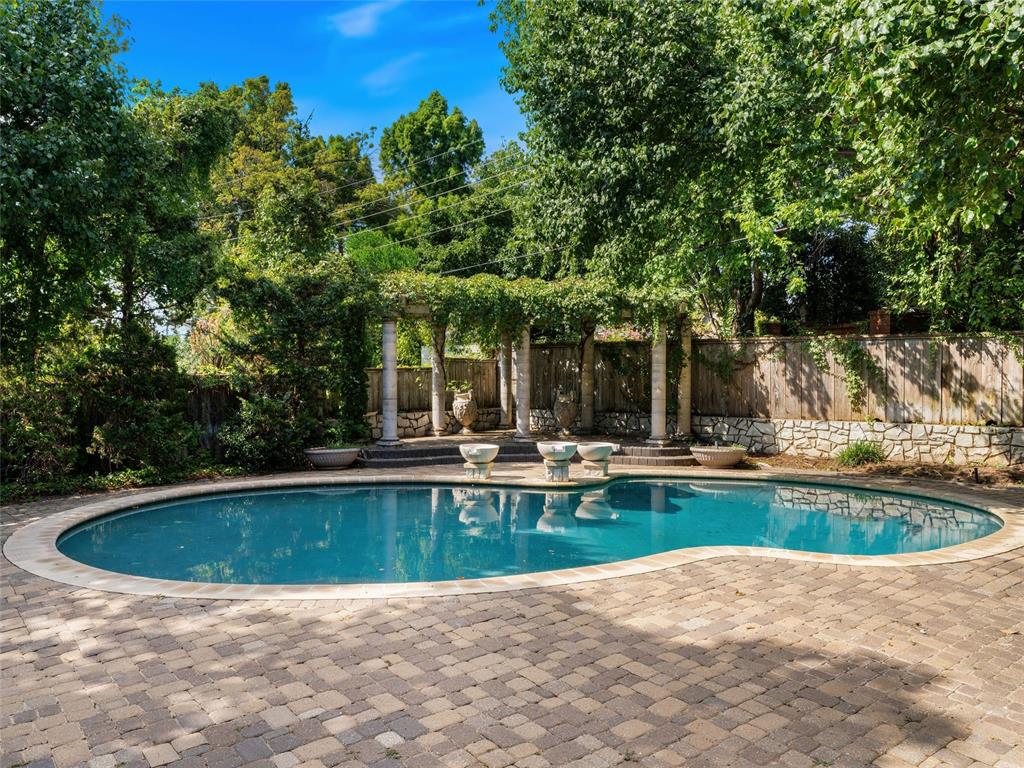 7201 N Country Club Drive